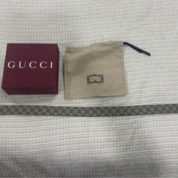 Gucci Black and Gold Leather Belt - Picture 3 of 4